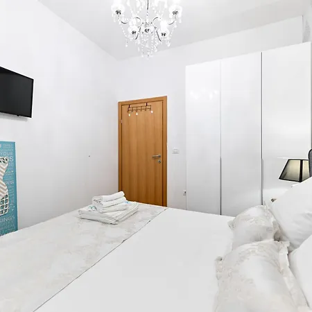 شقة Luxury Experience Center Near With Balcony And Free Garage زادار