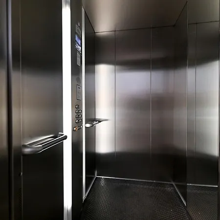 Luxury Experience Center Near With Balcony And Free Garage شقة زادار